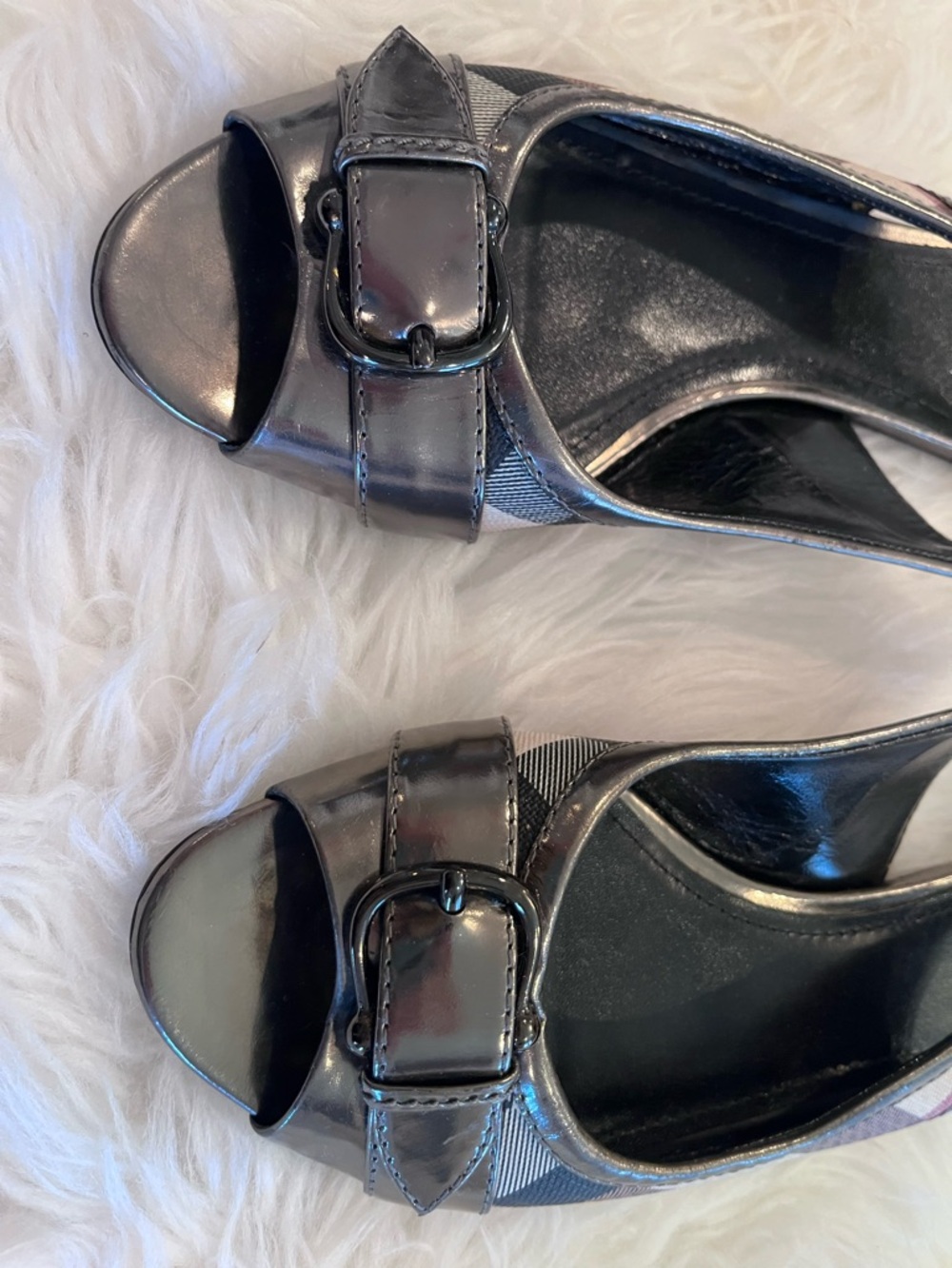 Burberry 38 Pewter Metallic Nova Check Sling-Back Peep-Toe Flats - Picture 4 of 11